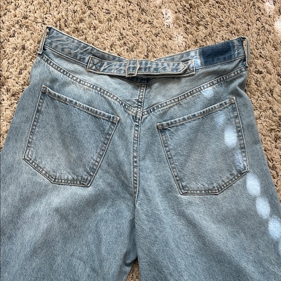 Light Wash Barrel Leg Denim Jeans - Blue - Picture 3 of 3